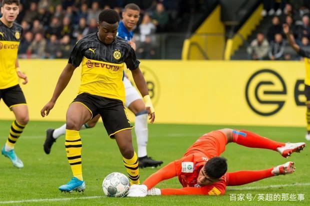 YIHAO-独行侠不断突破！，TheShy连续二十场比赛得分超过战术调整上演精彩一战的简单介绍