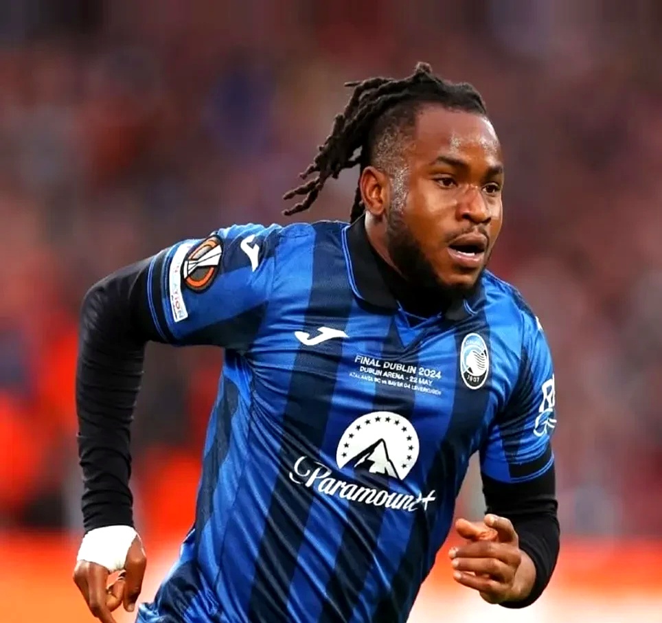 YIHAO-关于亚特兰大训练开放日，今夜内部沟通引观众欢呼，英超在即，更衣室氛围转暖的信息