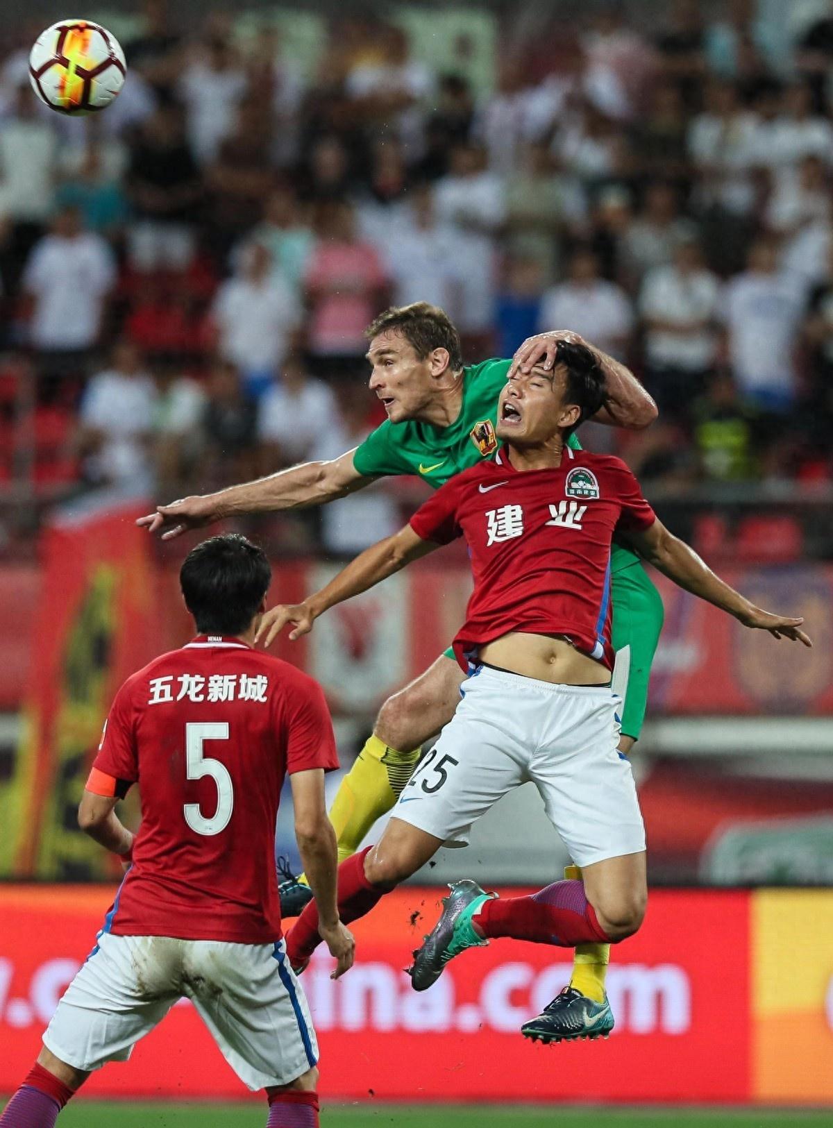 YIHAO-中超今夜再迎强敌；柏林联合战术微调；主帅态度——气氛紧张；年轻球员获得机会的简单介绍