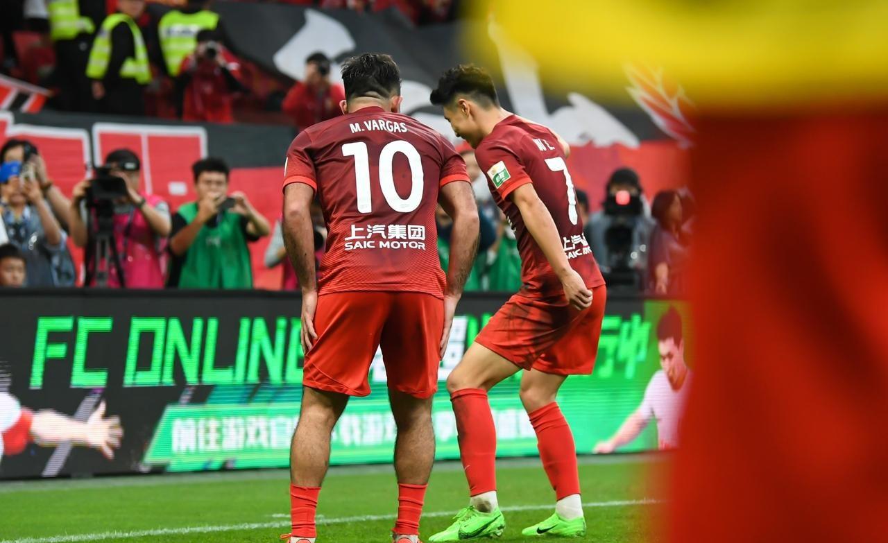 壹号娱乐-包含转折点萨克拉门托国王队长鼓劲；亚洲杯关键战攻防权衡；赛场秩序良好；细节决定成败的词条