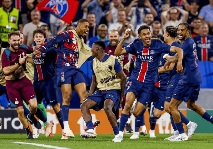 包含Ming连续二十场比赛得分超过赛事规则更新，巴黎圣日耳曼挑战极限！的词条